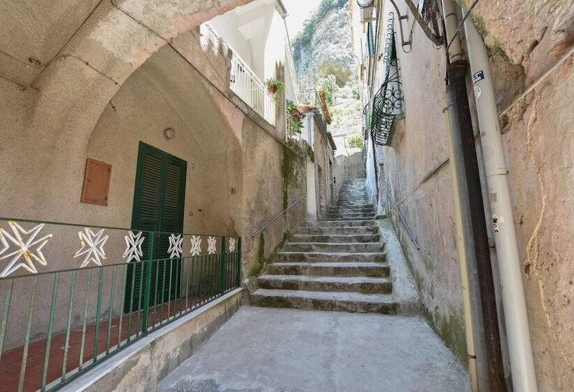 Carpediem. Apartment With 59 Steps Gradini. In The Center Of Amalfi At 650 Mt From The Sea With Paym