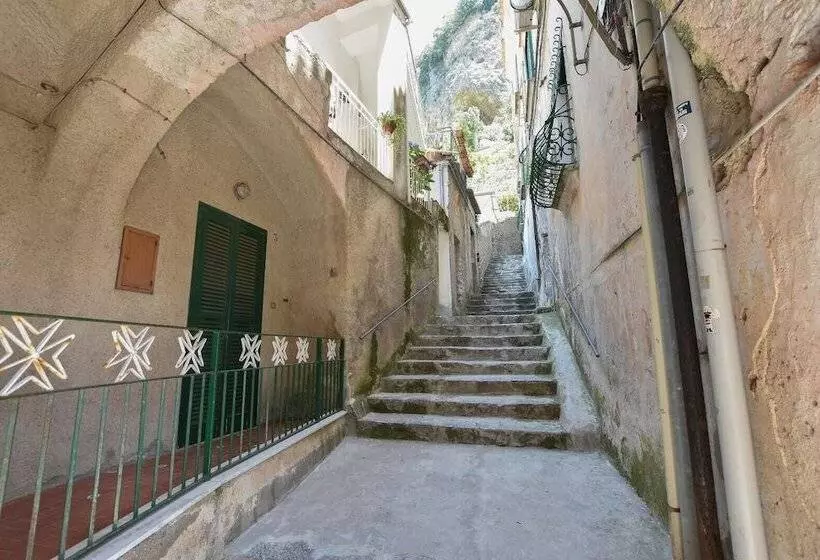 Carpediem. Apartment With 59 Steps Gradini. In The Center Of Amalfi At 650 Mt From The Sea With Paym
