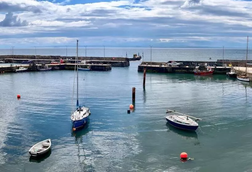 Beautiful Coastal Cottage In St Monans, Scotland