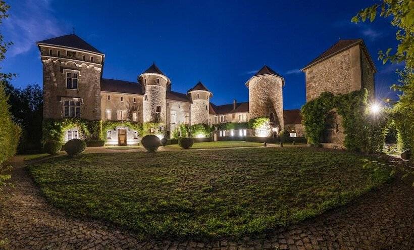 فندق Château De Thorens