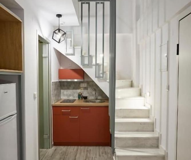 Hotel Greystone Suites