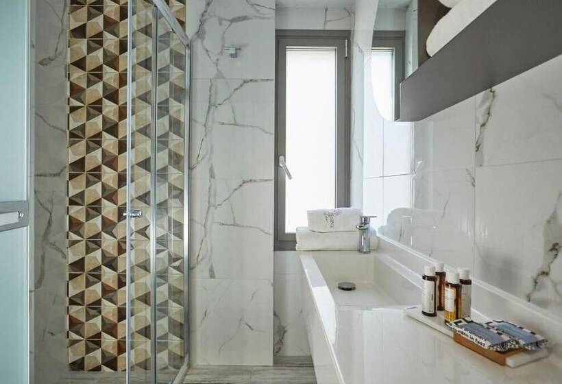 Hotel Greystone Suites