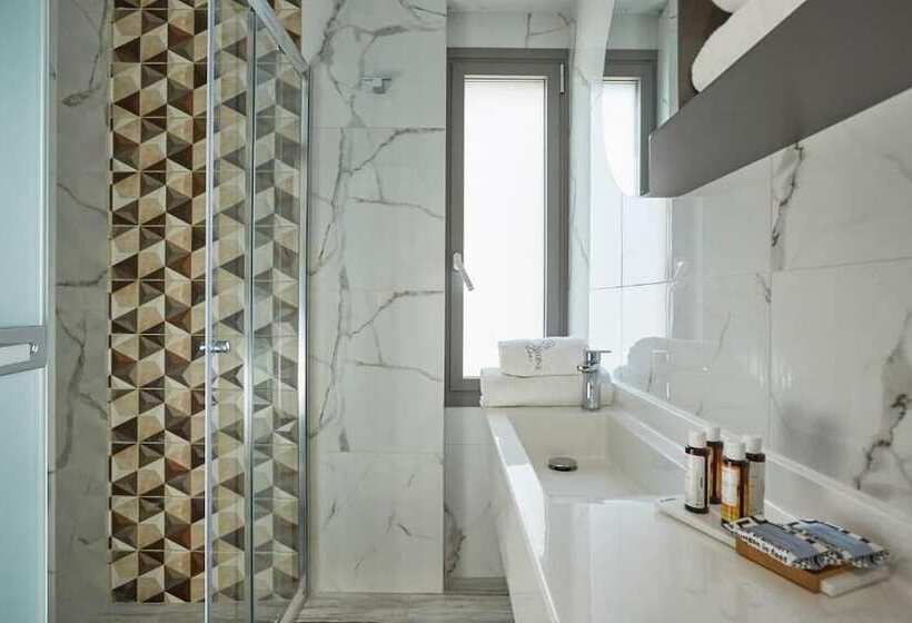 Hotel Greystone Suites