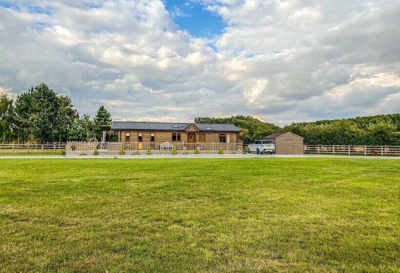 ホテル Immaculate 3 Bedroom Private Lodge Near York