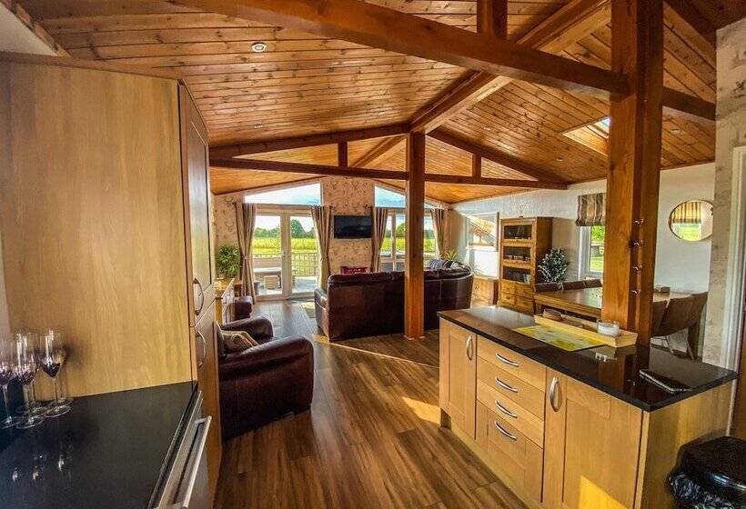 ホテル Immaculate 3 Bedroom Private Lodge Near York