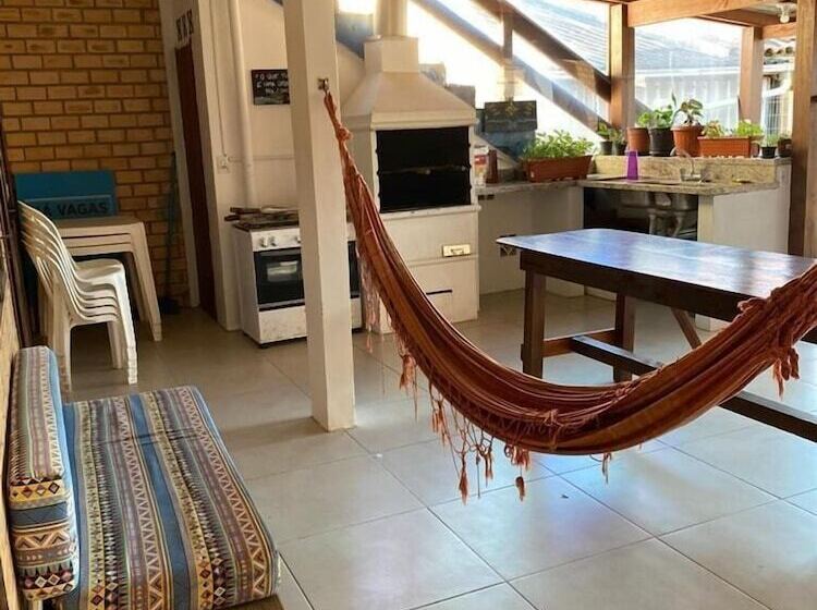 בית מלון כפרי Pantai Karah Pousada