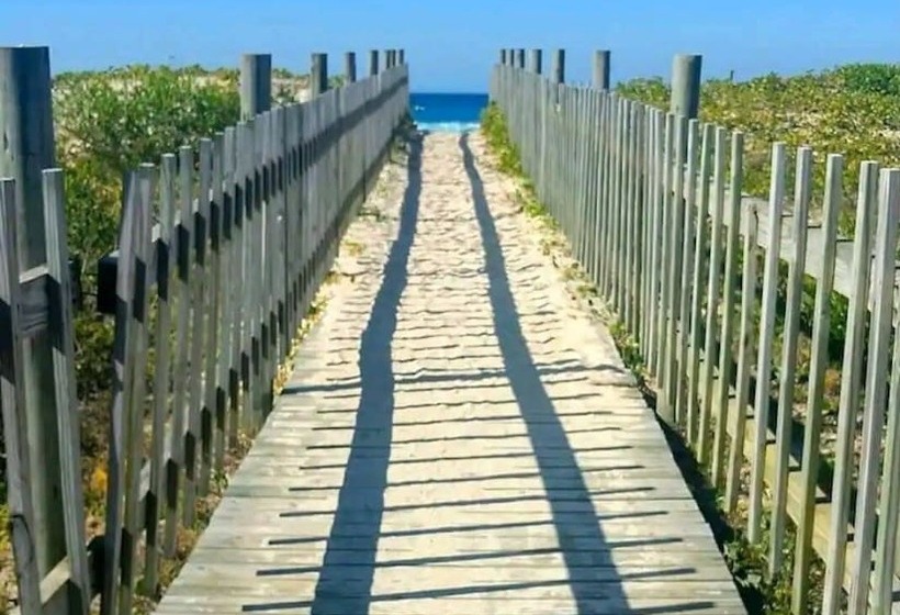 בית מלון כפרי Pantai Karah Pousada