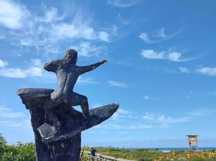 ホテル Pantai Karah Pousada