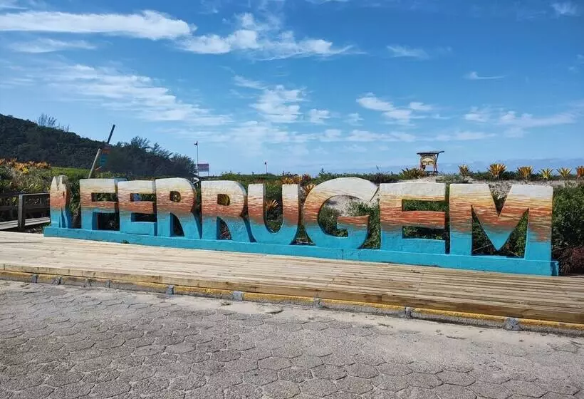 ホテル Pantai Karah Pousada