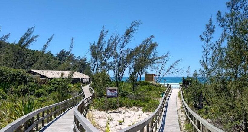 בית מלון כפרי Pantai Karah Pousada