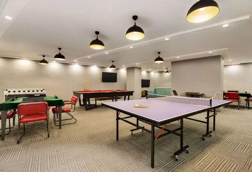 Hotelli Ramada By Wyndham Karapinar