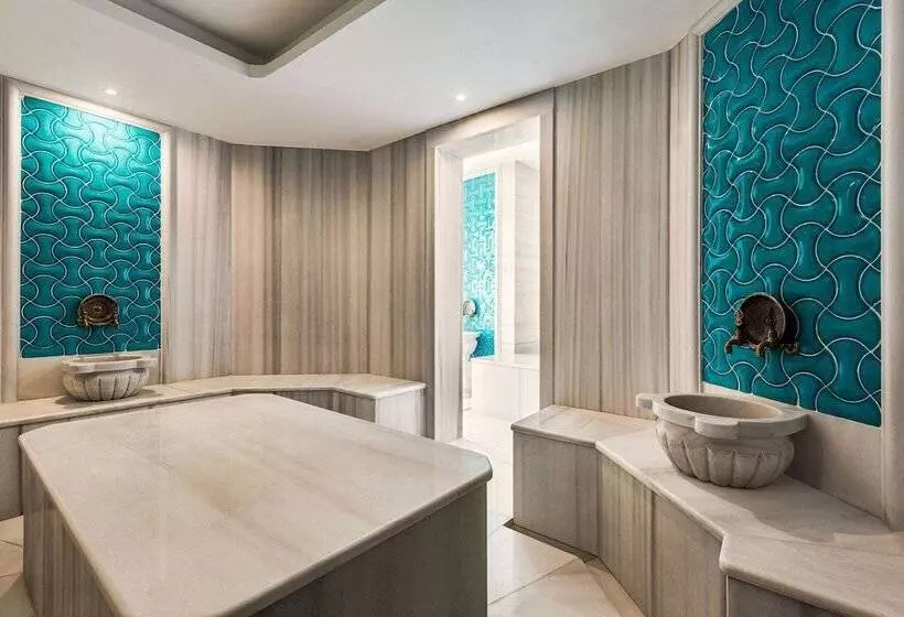 Hotelli Ramada By Wyndham Karapinar