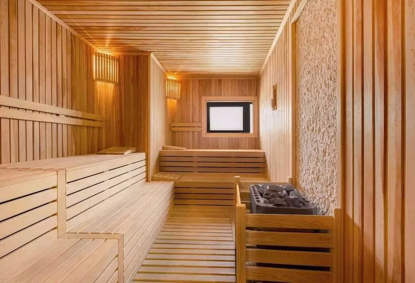 Hotelli Ramada By Wyndham Karapinar