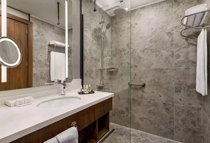 Hotelli Ramada By Wyndham Karapinar