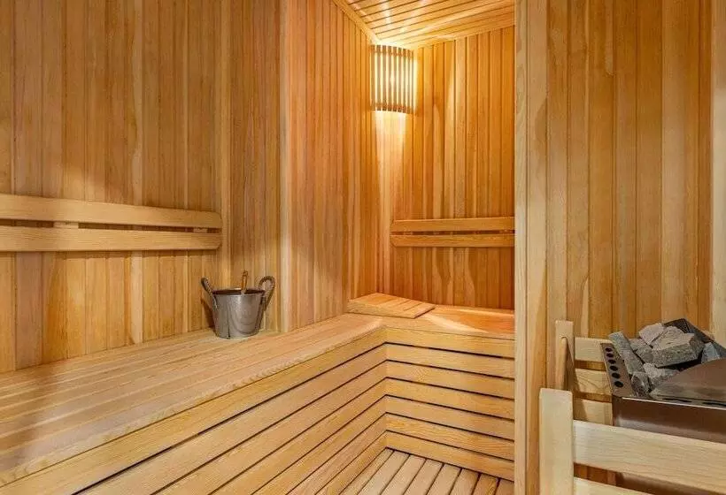 Hotelli Ramada By Wyndham Karapinar