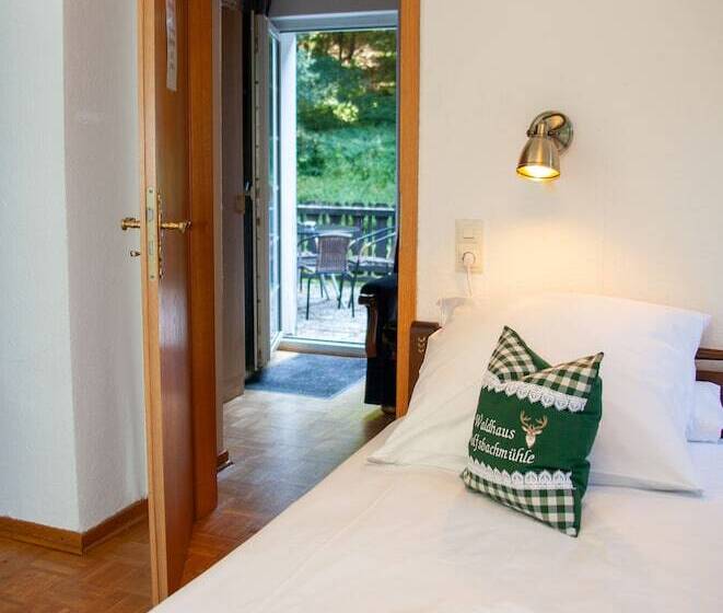 בית מלון כפרי Waldhaus Wolfsbachmühle