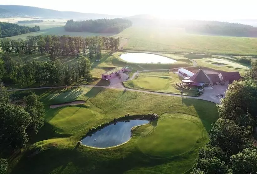 Majatalo Les Chambres Du Golf   Golf De La Chassagne