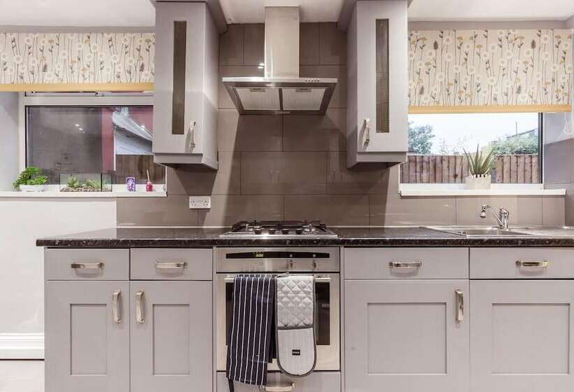 住所  North Central London House/ Sleeps8/garden/wifi