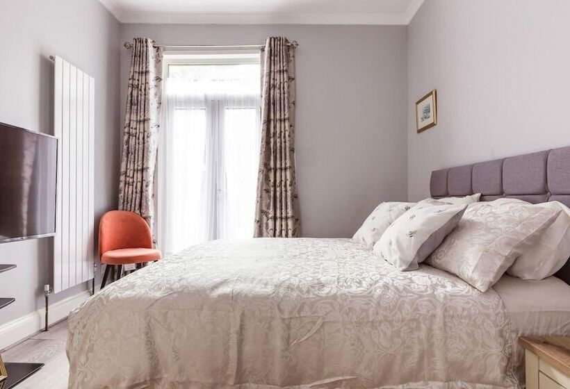 住所  North Central London House/ Sleeps8/garden/wifi