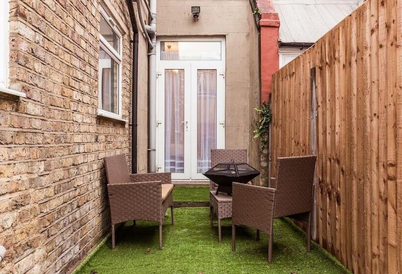 住所  North Central London House/ Sleeps8/garden/wifi