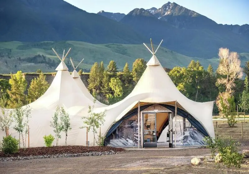 リゾートホテル Under Canvas North Yellowstone   Paradise Valley