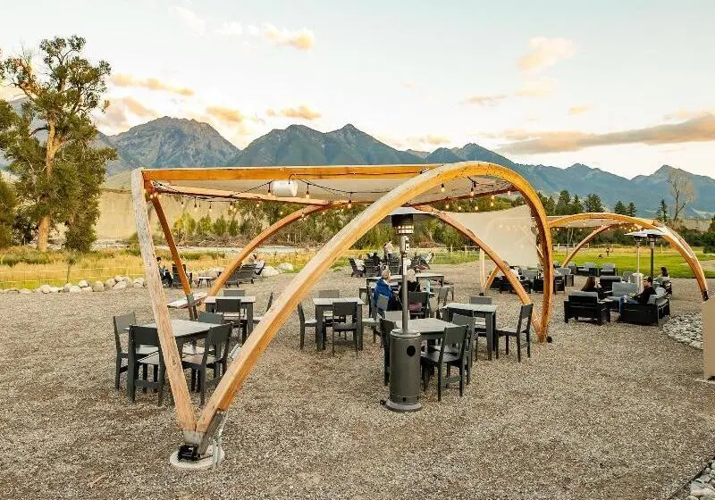 リゾートホテル Under Canvas North Yellowstone   Paradise Valley