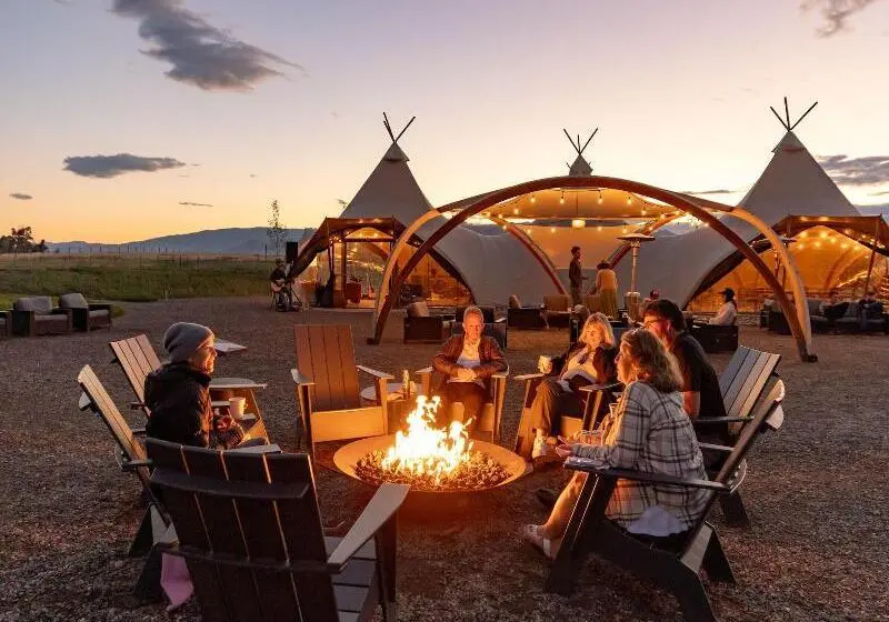 リゾートホテル Under Canvas North Yellowstone   Paradise Valley