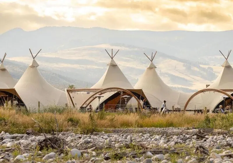 リゾートホテル Under Canvas North Yellowstone   Paradise Valley