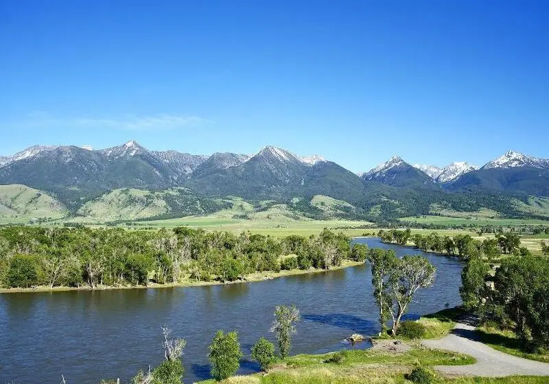 リゾートホテル Under Canvas North Yellowstone   Paradise Valley