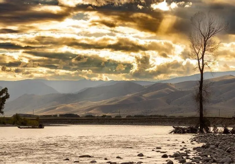 リゾートホテル Under Canvas North Yellowstone   Paradise Valley