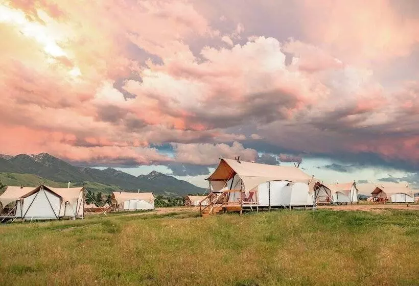 Lomakeskus Under Canvas North Yellowstone   Paradise Valley