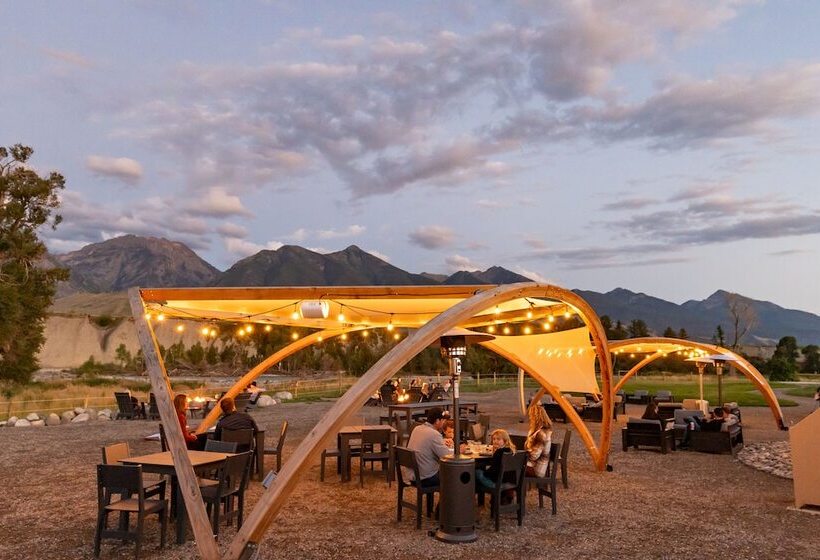 リゾートホテル Under Canvas North Yellowstone   Paradise Valley