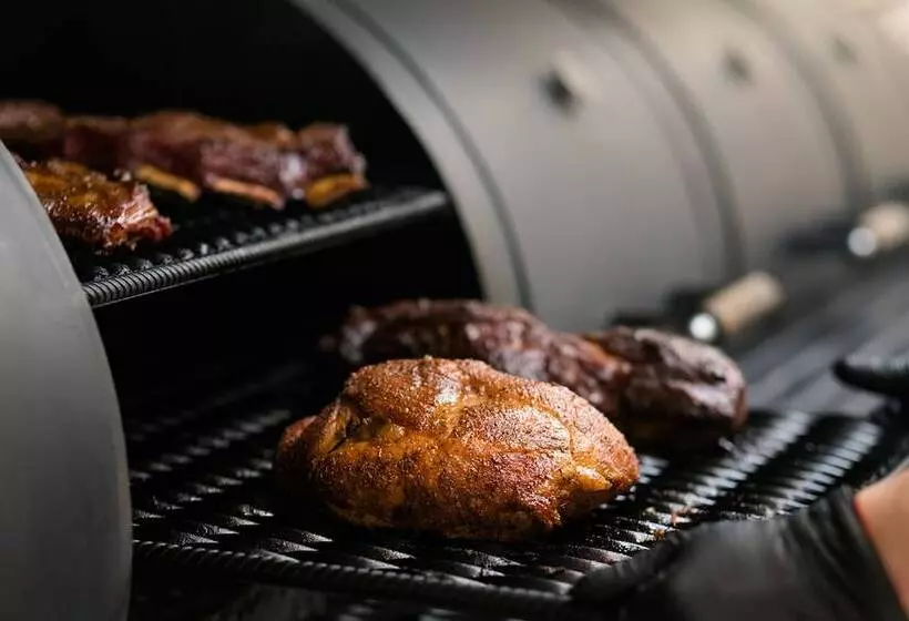 Lomakeskus Under Canvas North Yellowstone   Paradise Valley