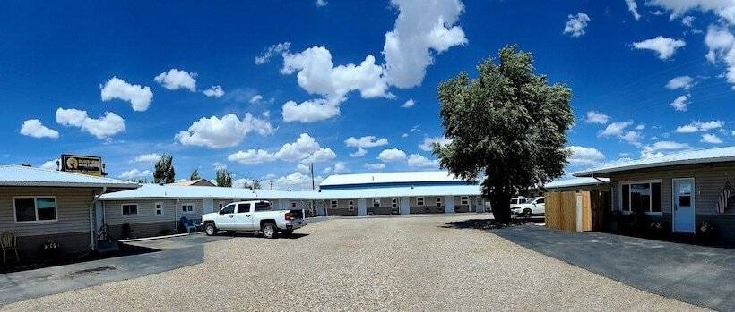 モーテル Snowy Mountain Inn