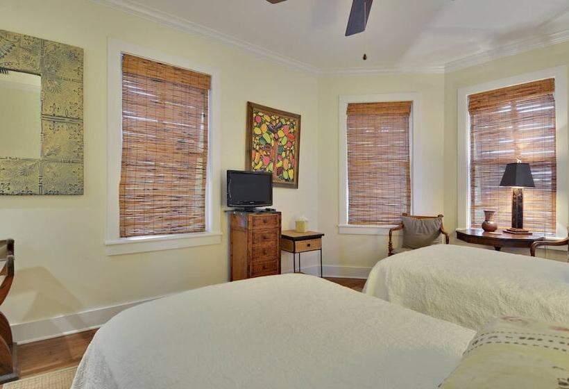 Amelia Home By Avantstay In Historic Old Town W/ Pool