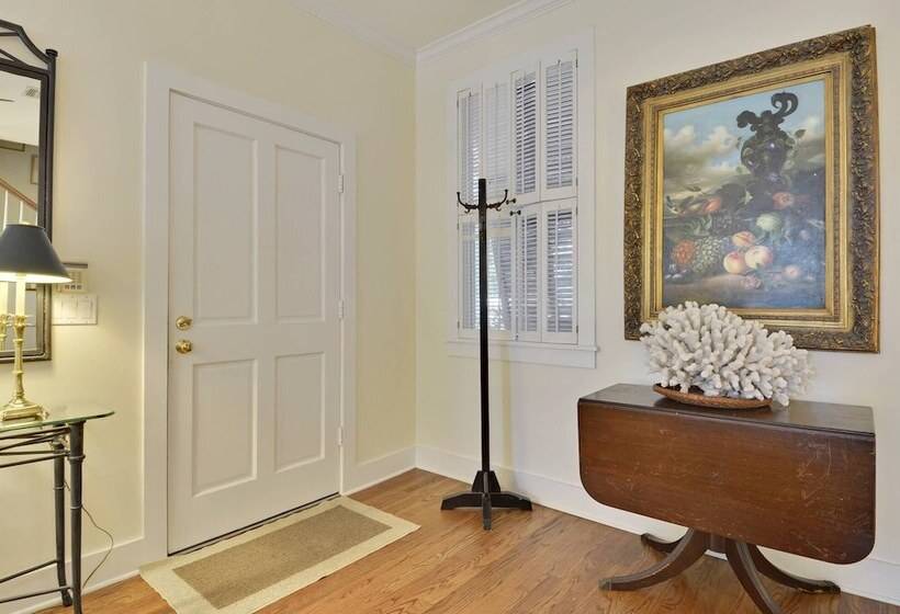 Amelia Home By Avantstay In Historic Old Town W/ Pool