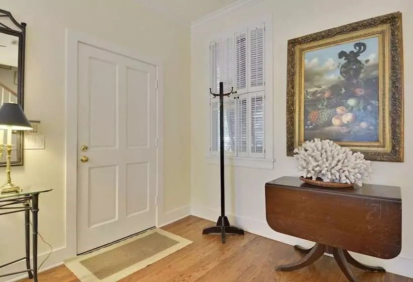 Amelia Home By Avantstay In Historic Old Town W/ Pool