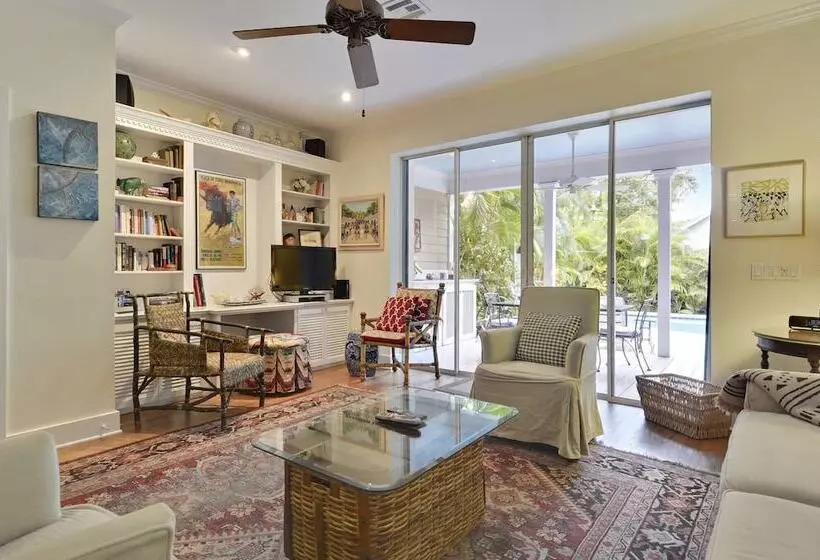 Amelia Home By Avantstay In Historic Old Town W/ Pool