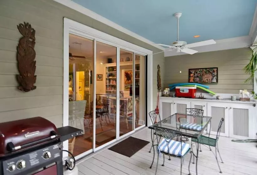 Amelia Home By Avantstay In Historic Old Town W/ Pool