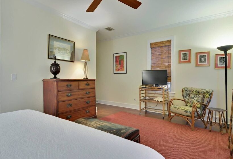 Amelia Home By Avantstay In Historic Old Town W/ Pool