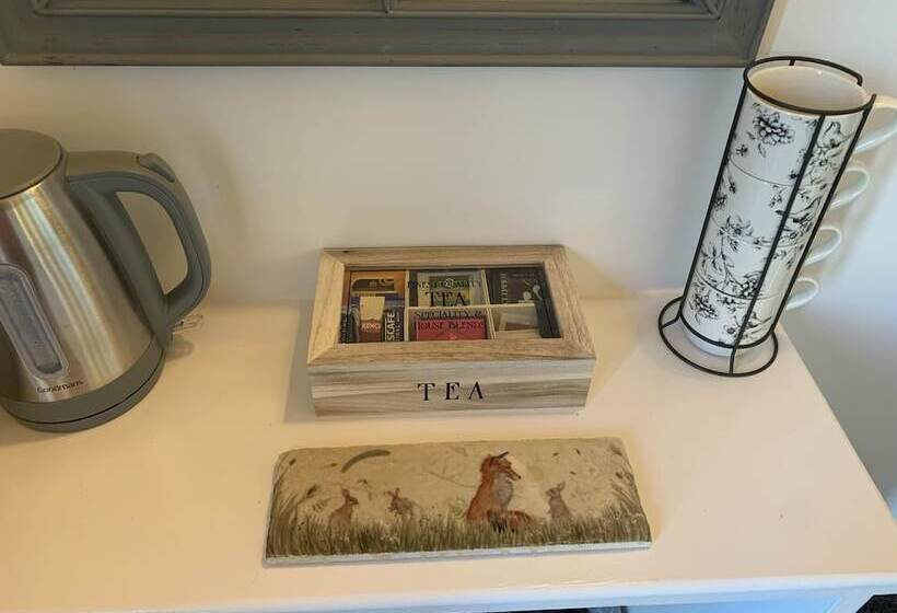 בית מלון כפרי The Farm Barn