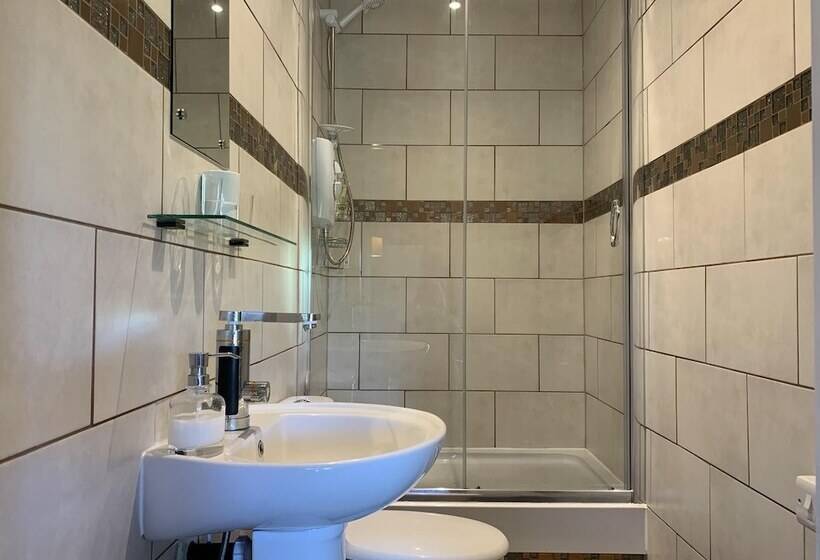 בית מלון כפרי The Farm Barn