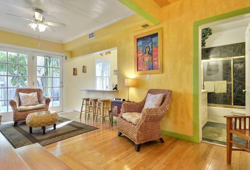 Key Lime Pie By Avantstay Ideal Location W/ Splash Pool & Out Door Dining Month Long Stays Only