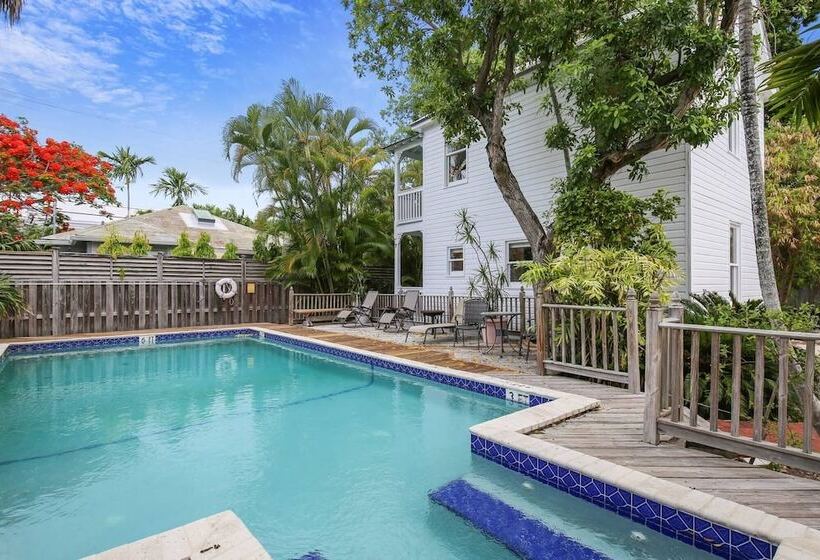 Land Of Love By Avantstay Pets Allowed! Shared Pool! Great Location! Month Long Stays Only