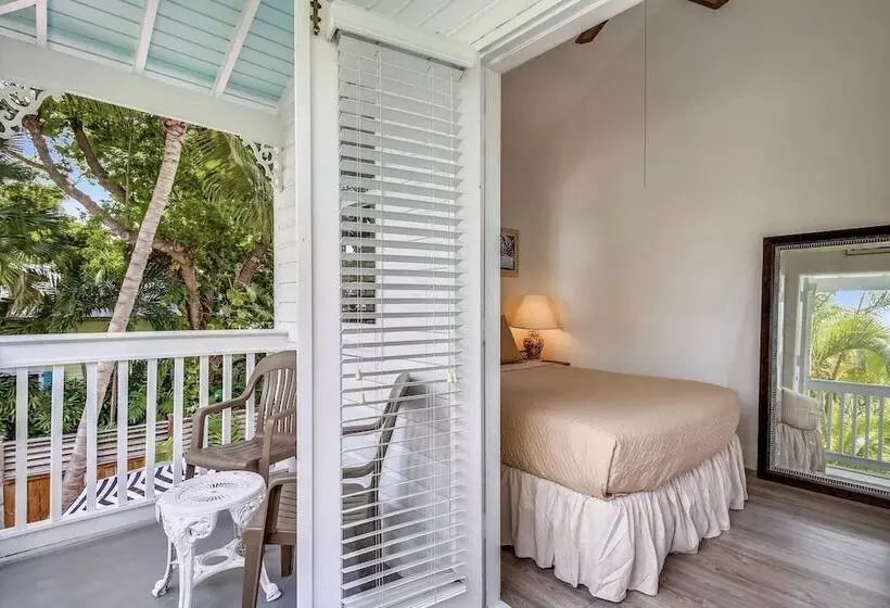 Land Of Love By Avantstay Pets Allowed! Shared Pool! Great Location! Month Long Stays Only