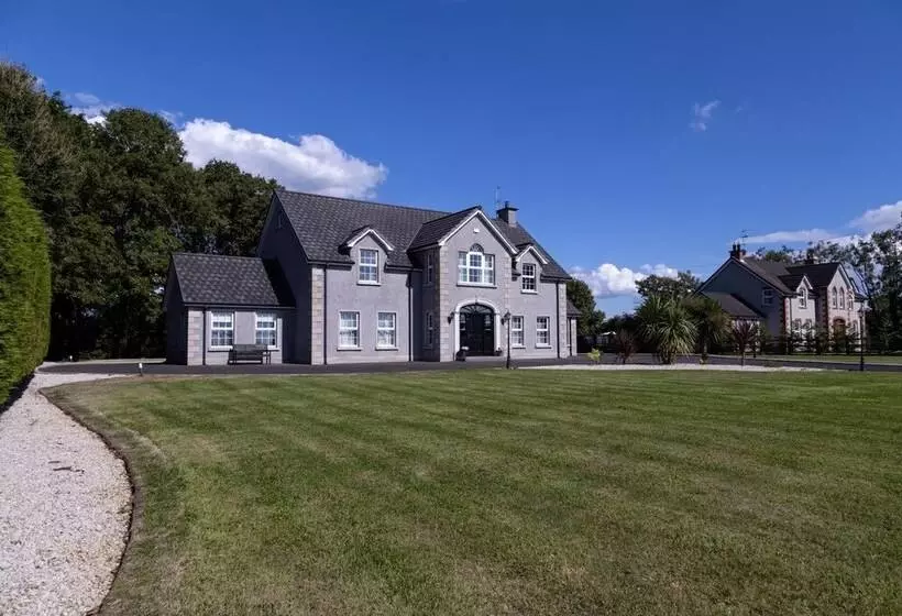 Luxurious 4bd Family Retreat In Magherafelt