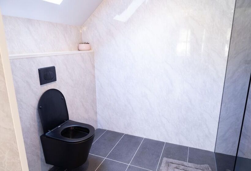 Luxurious 4bd Family Retreat In Magherafelt