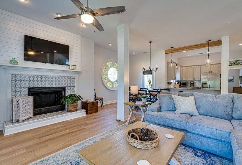 Magnolia Charms By Avantstay 2 Mins To Beach Pet Friendly, Bbq & Balcony Views!