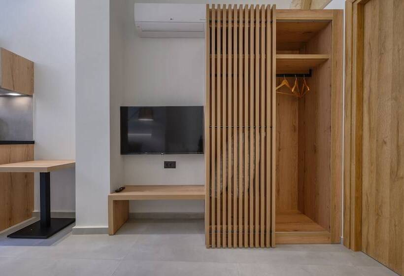 Marea Boutique Suites