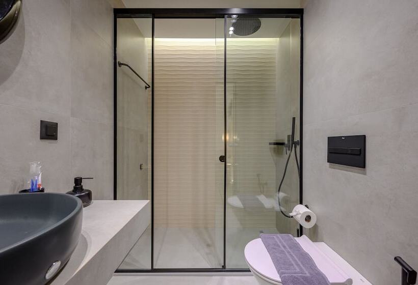 Marea Boutique Suites